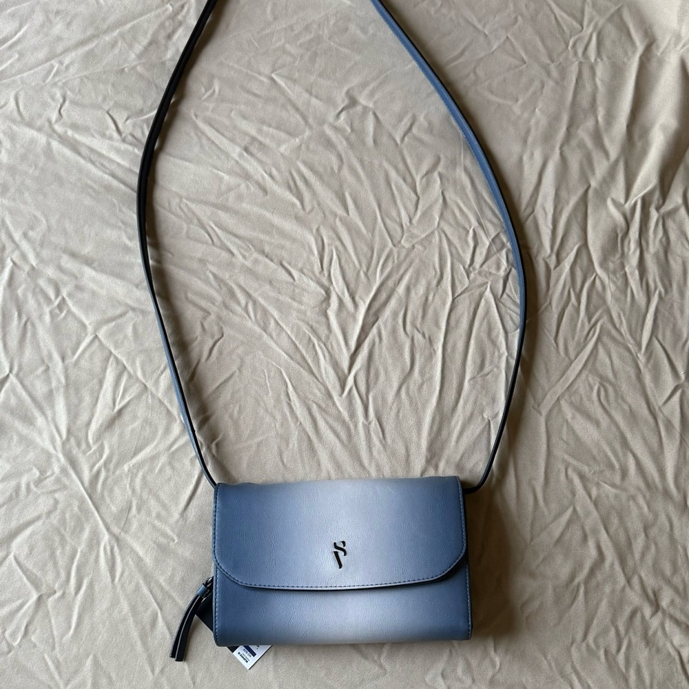Vera wang blue crossbody purse
